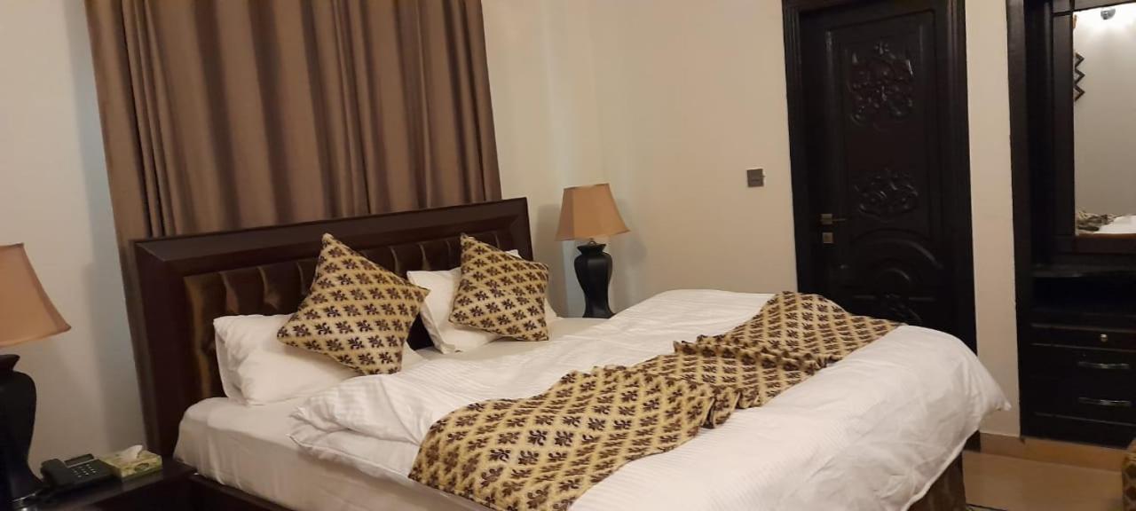 Cloud Way Hotel Naran Esterno foto